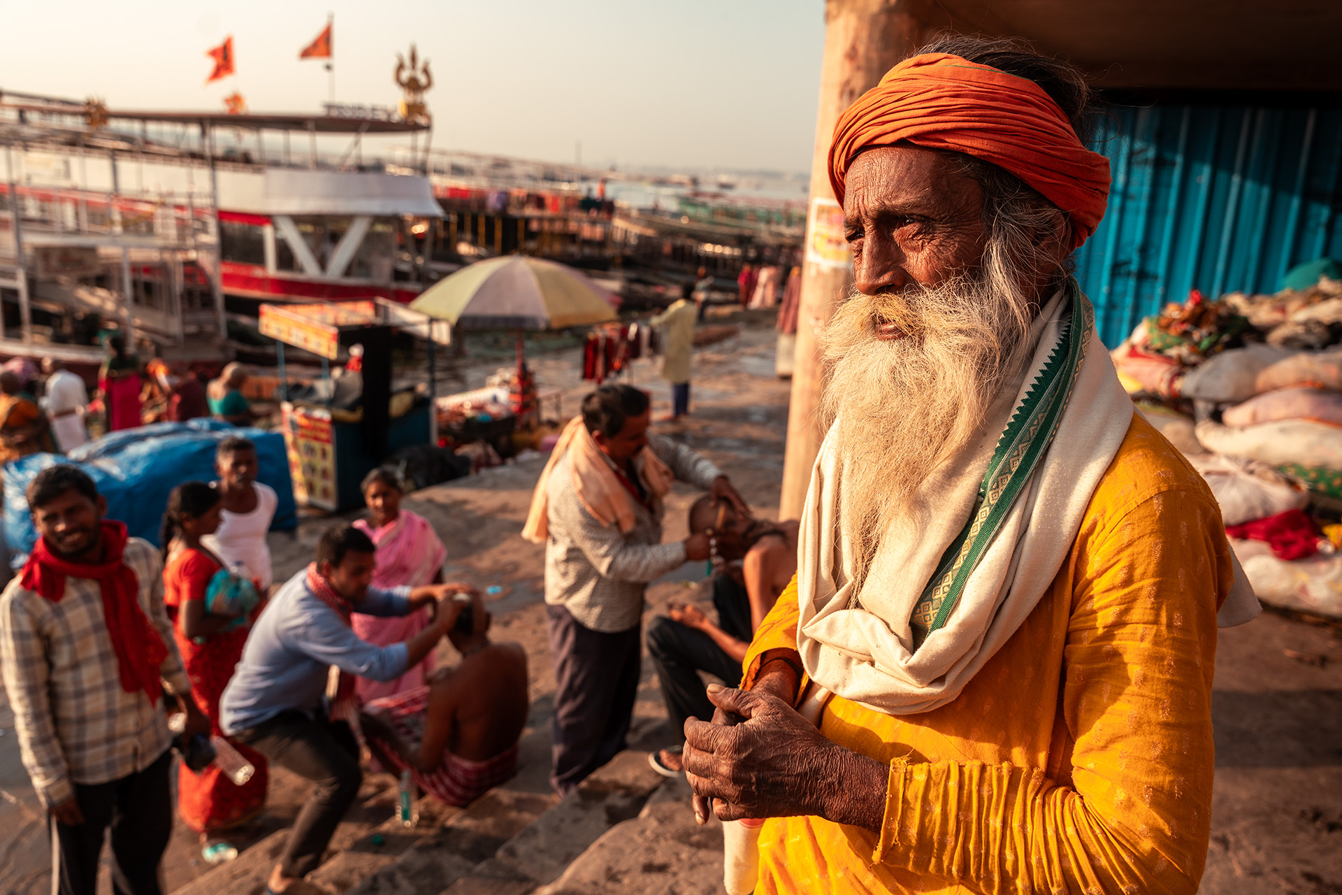Poranek na ghatach w Varanasi podczas fotowyprawy