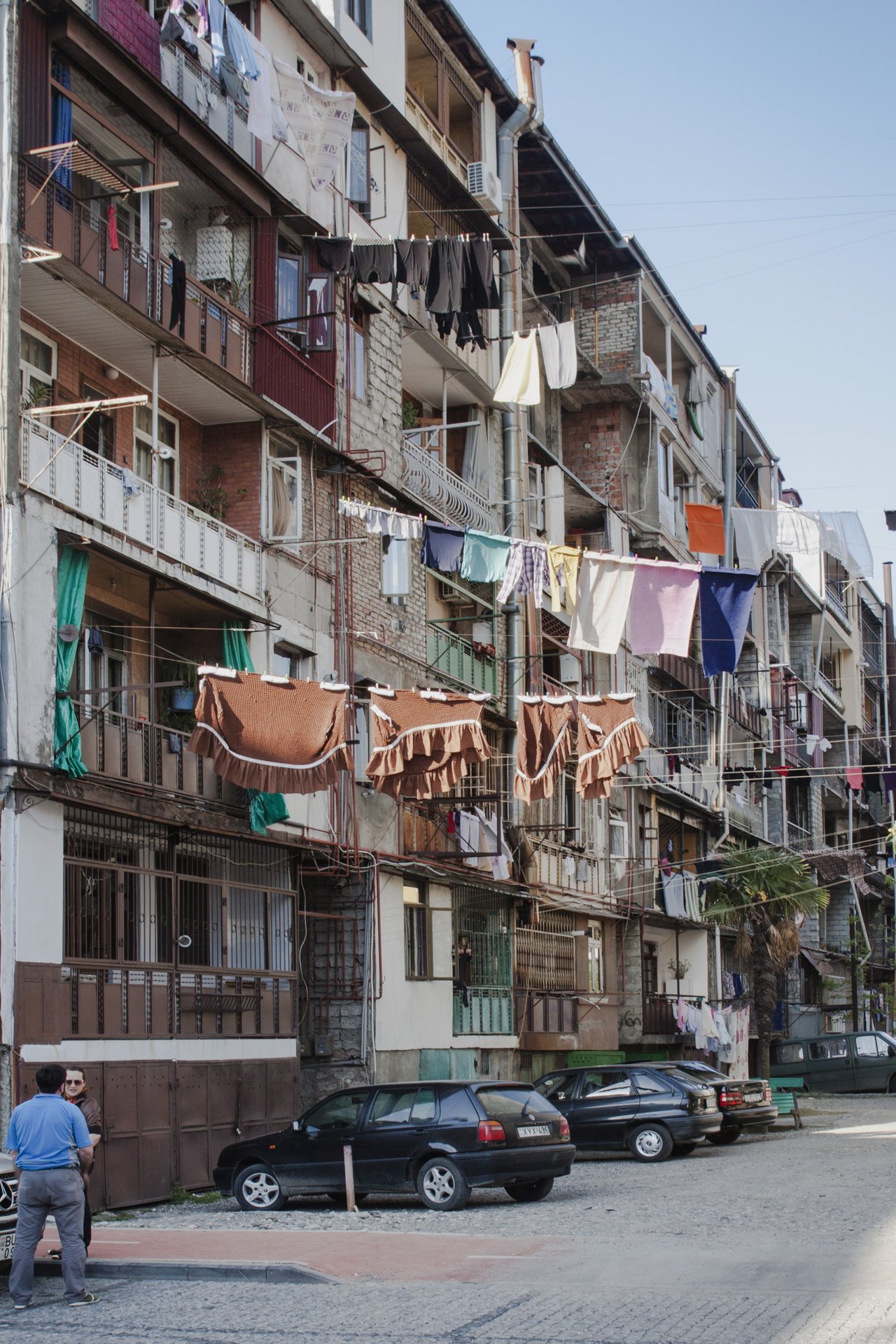 Pranie na balkonach starego Batumi